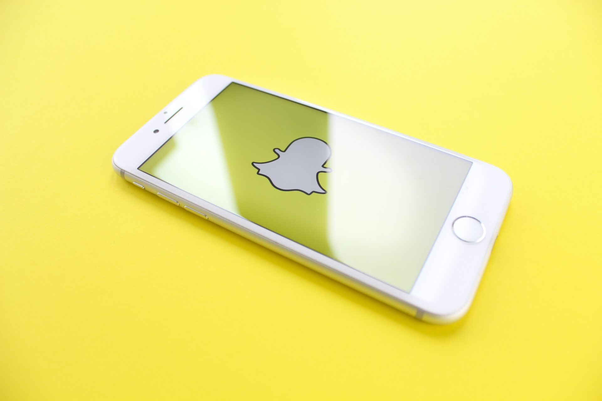 Snapchat Filters: Easy Steps to Featuring Them on Your Live Stream